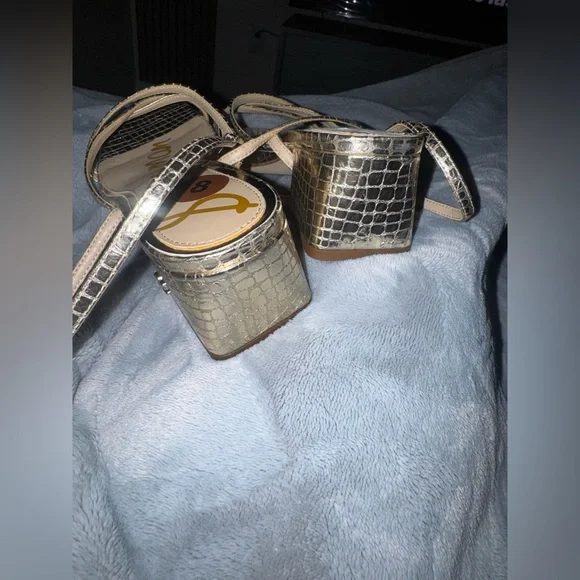 Sam Edelman Metallic Block Heel Sandals

Whitley - Picture 8 of 13